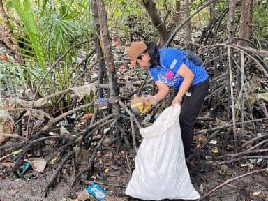 SM City Sorsogon cleans the coastal area of Sitio Mahingan